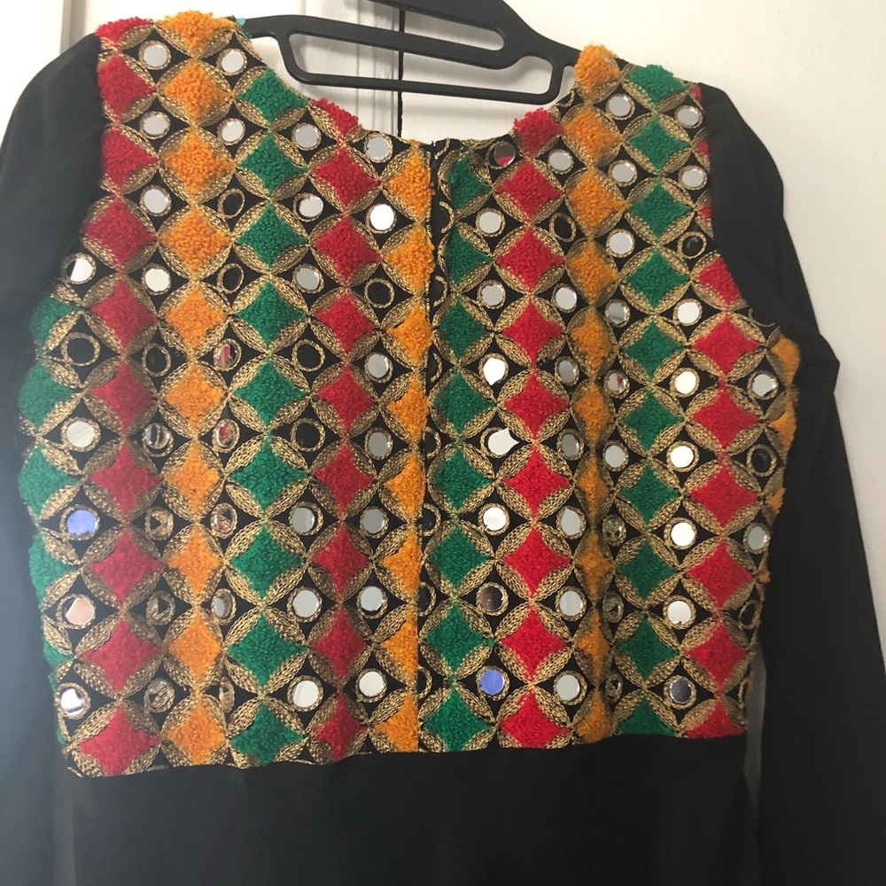 Pakistani Formal Frock With Net Dupta - image 4